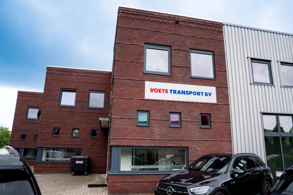 Kantoorpand van Voets Transport aan de Meerheide in Eersel